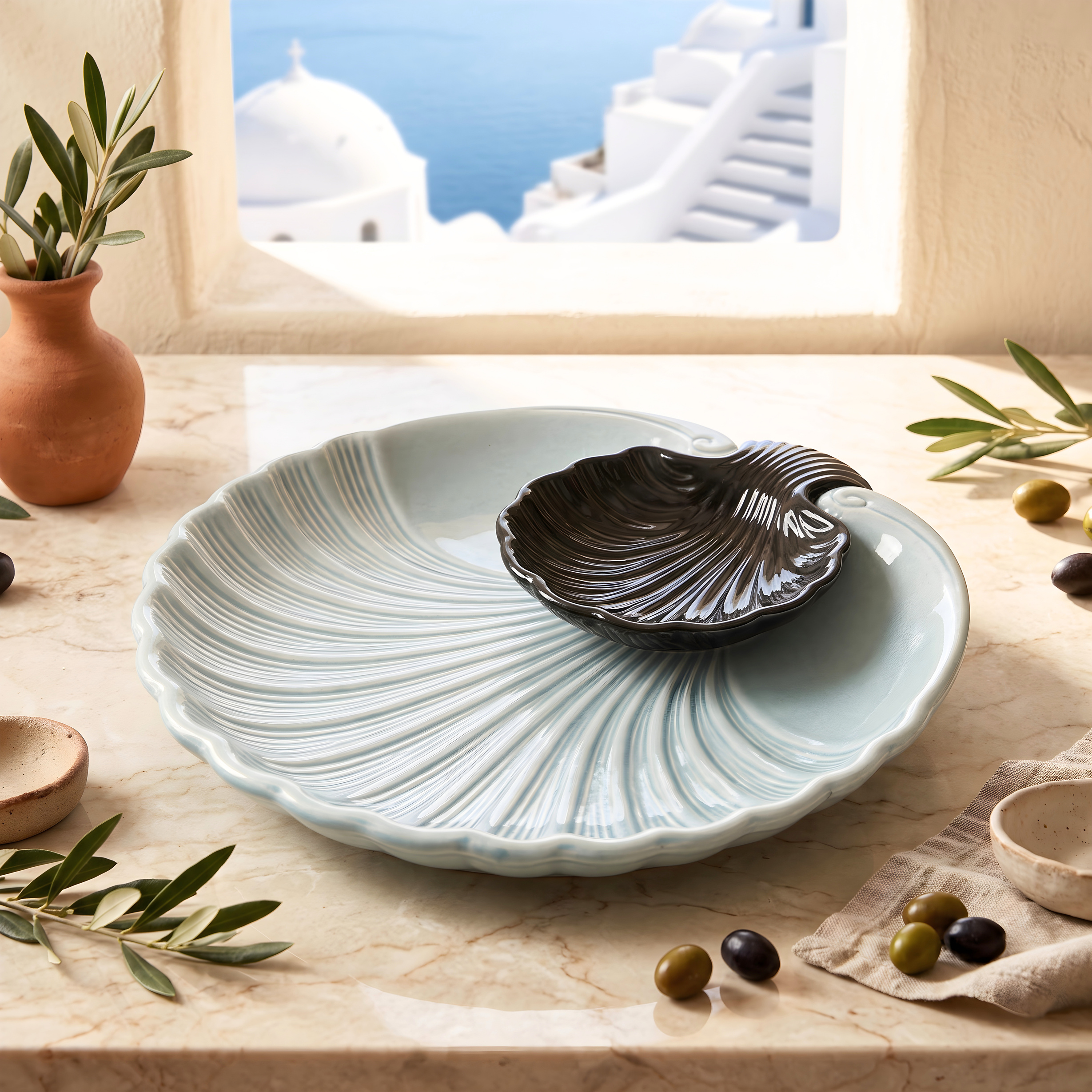 Sea Shell Ceramic Platter with Dip Bowl — Light Grey / Black Dip Bowl — Light Grey / Black Dip Bowl