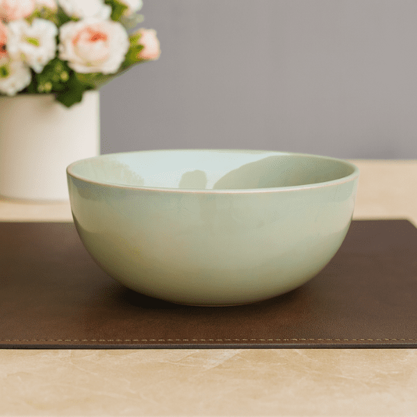 Handcrafted Glazed Ceramic Bowl – Minimalist Stoneware Design